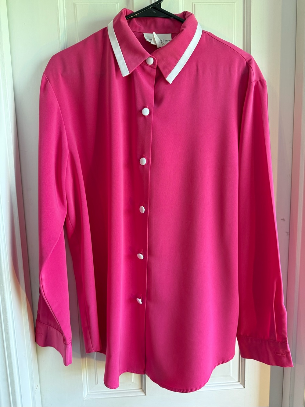 Vintage Susan Graver Pink Button Up Blouse with Contrast White Collar and Button